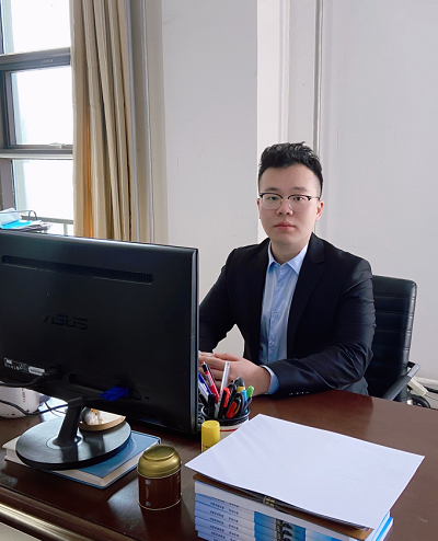 黎明东 FIFA世界杯网站团委书记，员工党支部书记